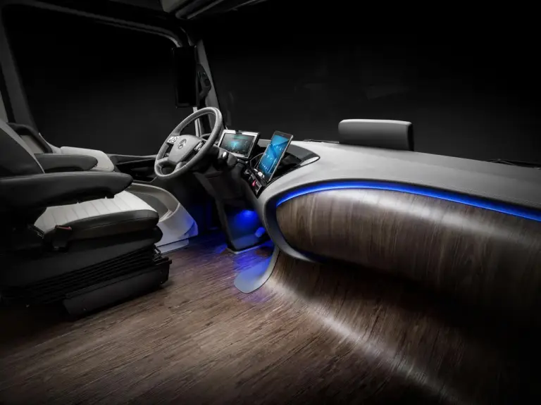 Mercedes Future Truck 2025 - 36