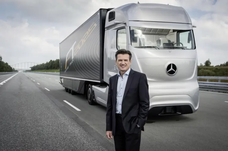 Mercedes Future Truck 2025 - 46