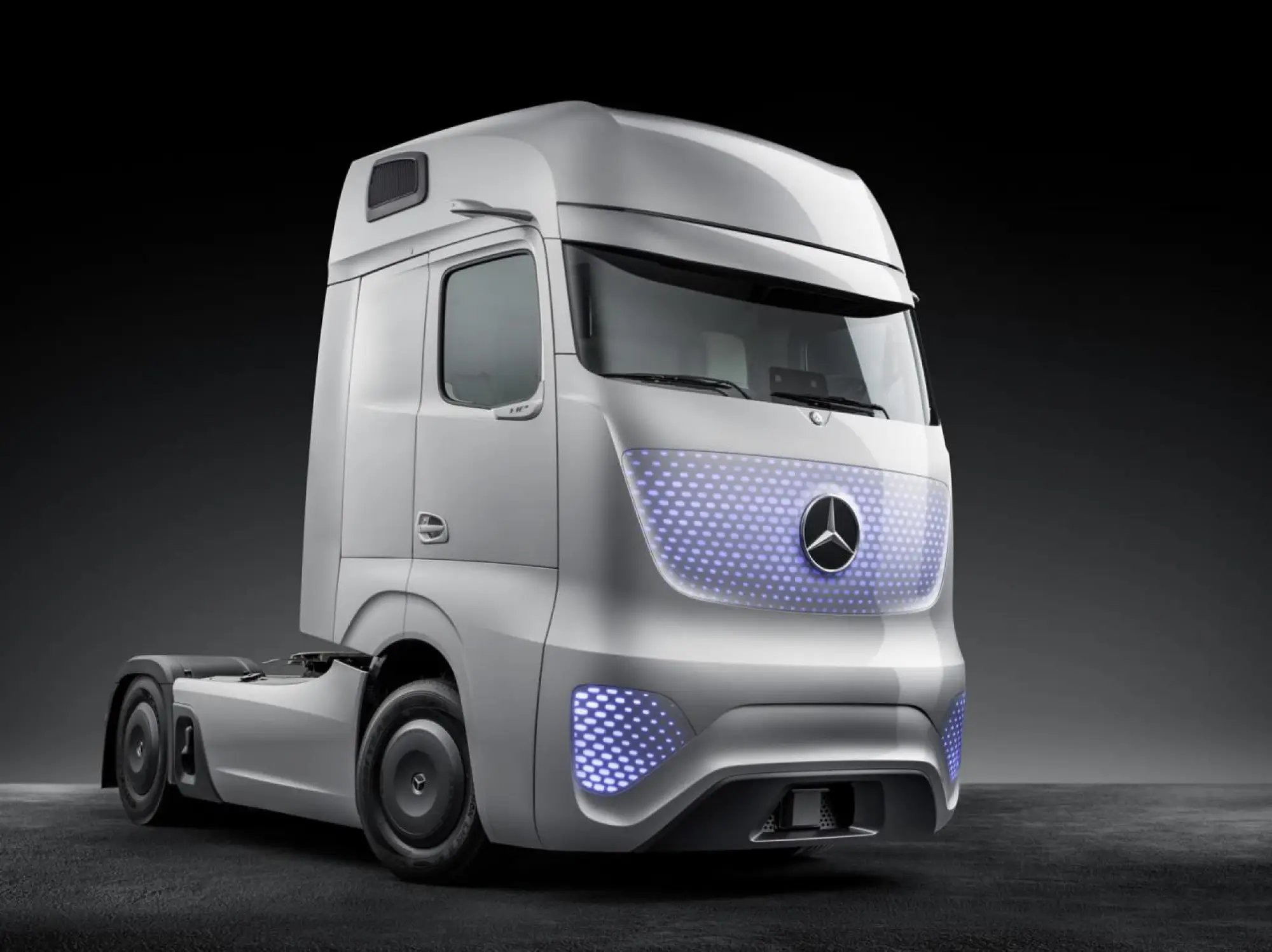 Mercedes Future Truck 2025 - 51