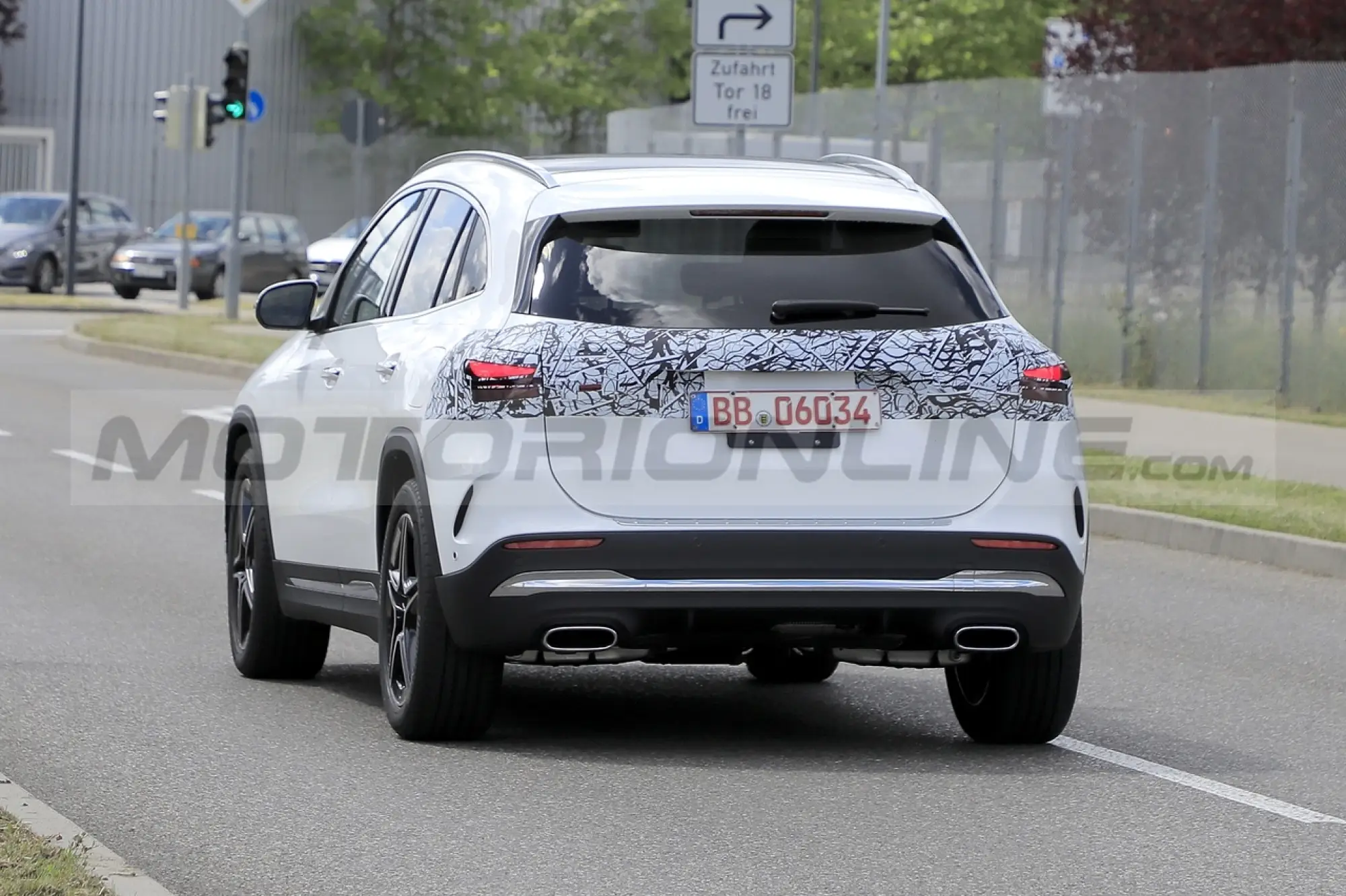 Mercedes GLA 2025 - Foto Spia 10-06-2022 - 6