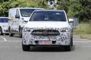 Mercedes GLA 2025 - Foto Spia 10-06-2022 - 8