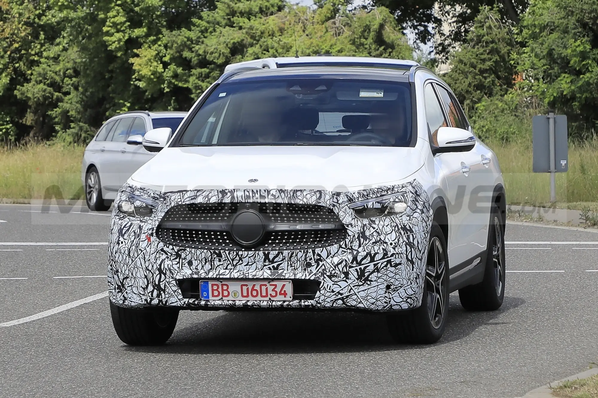Mercedes GLA 2025 - Foto Spia 10-06-2022 - 2