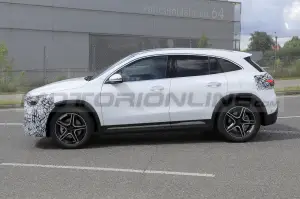 Mercedes GLA 2025 - Foto Spia 10-06-2022 - 4