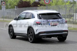 Mercedes GLA 2025 - Foto Spia 10-06-2022 - 5