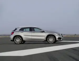 Mercedes GLA 45 AMG - 2014 - 15