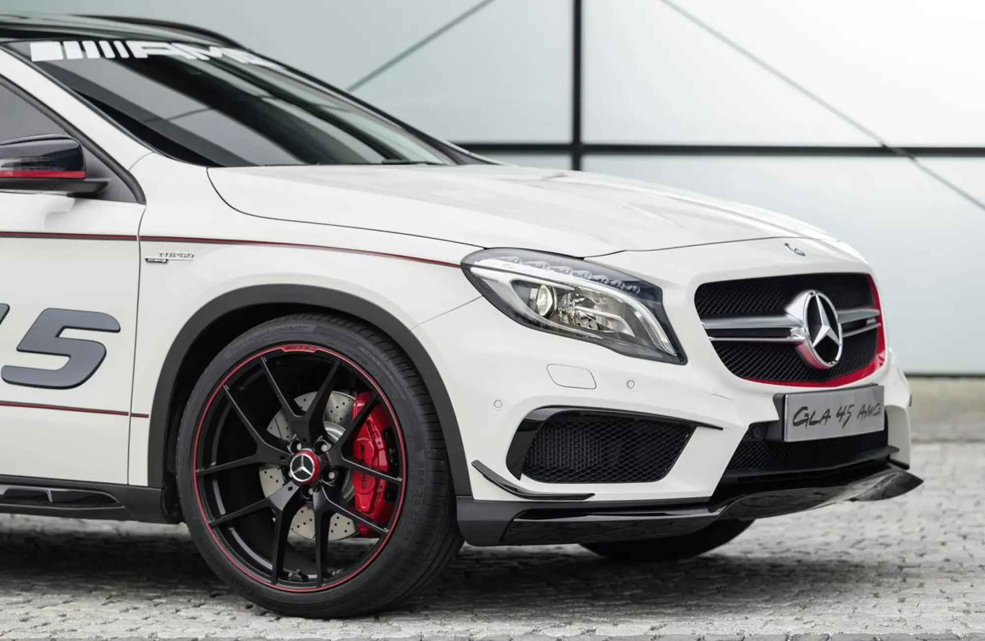 Mercedes GLA 45 AMG Concept - Foto ufficiali - 3