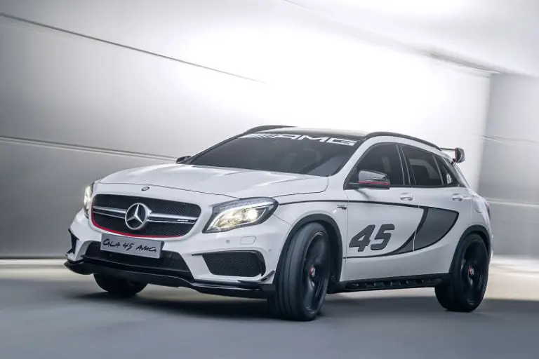 Mercedes GLA 45 AMG Concept - 1