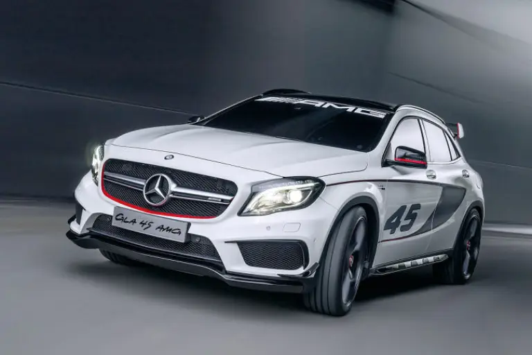 Mercedes GLA 45 AMG Concept - 3