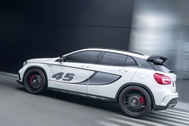 Mercedes GLA 45 AMG Concept - 4