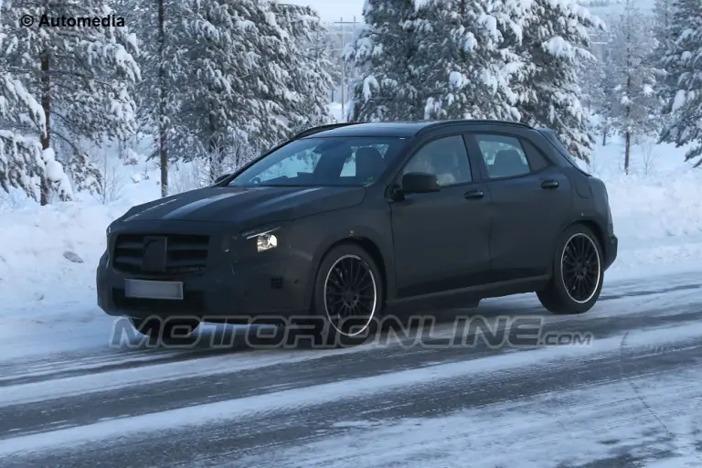 Mercedes GLA 45 AMG - Foto spia 16-01-2013 - 2