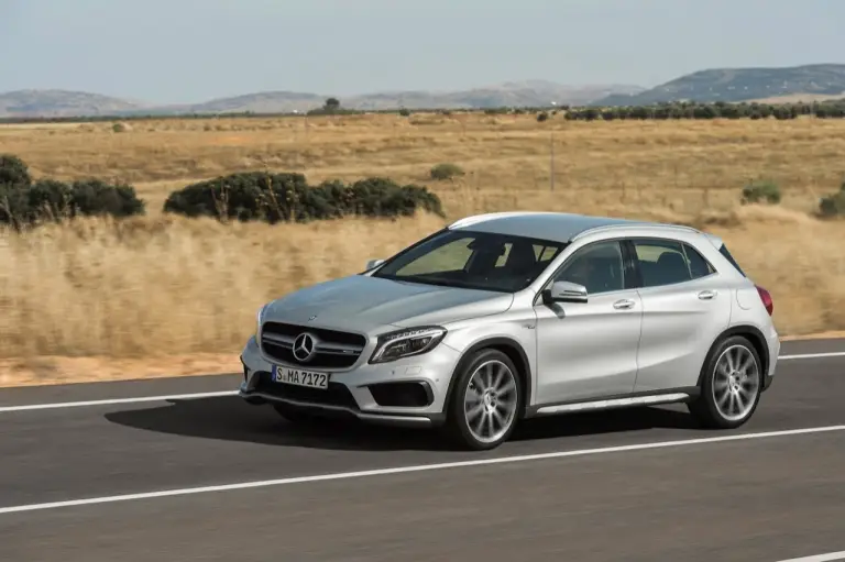 Mercedes GLA 45 AMG - Foto ufficiali - 14