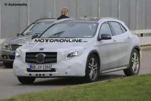 Mercedes GLA Facelift foto spia 17 ottobre 2016 - 1