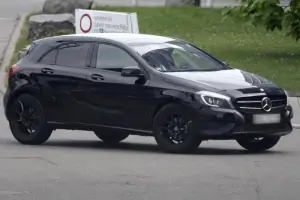 Mercedes GLA foto spia settembre 2012