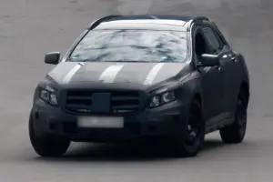 Mercedes GLA foto spia