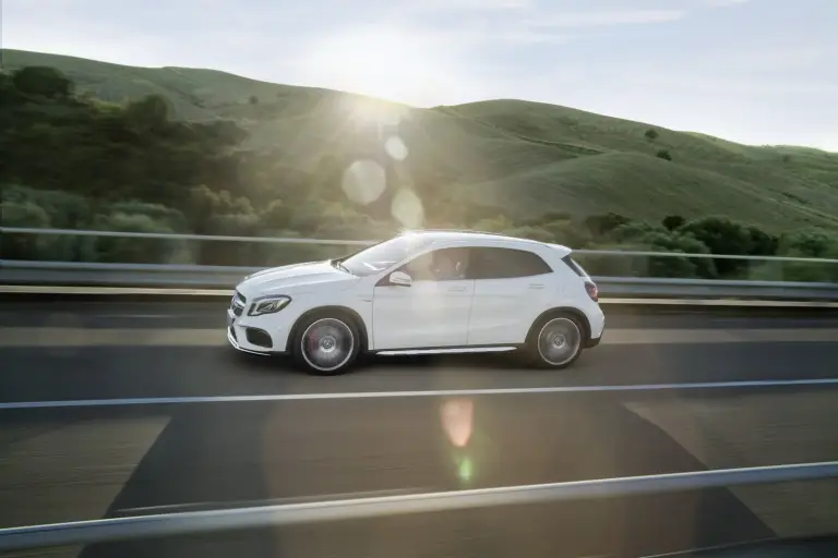 Mercedes GLA MY 2018 - 13