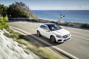 Mercedes GLA MY 2018 - 16