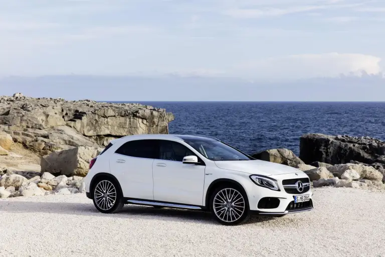 Mercedes GLA MY 2018 - 27