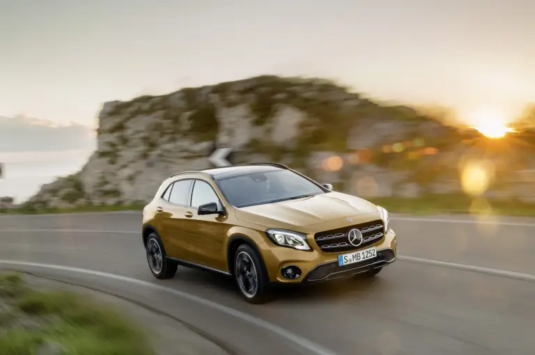 Mercedes GLA MY 2018 - 38