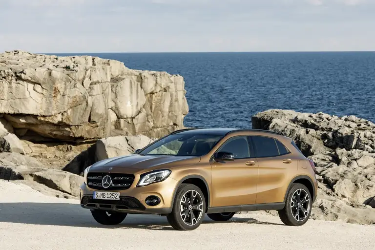 Mercedes GLA MY 2018 - 57