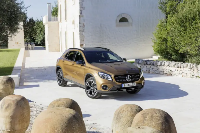 Mercedes GLA MY 2018 - 62