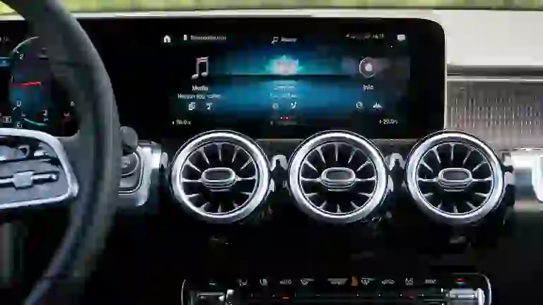 Mercedes GLB 200d 2020 - 16