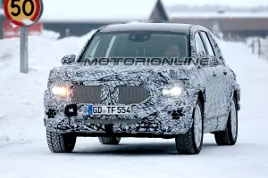Mercedes GLB foto spia 17 gennaio 2018  - 1