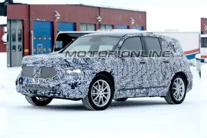 Mercedes GLB foto spia 17 gennaio 2018  - 4