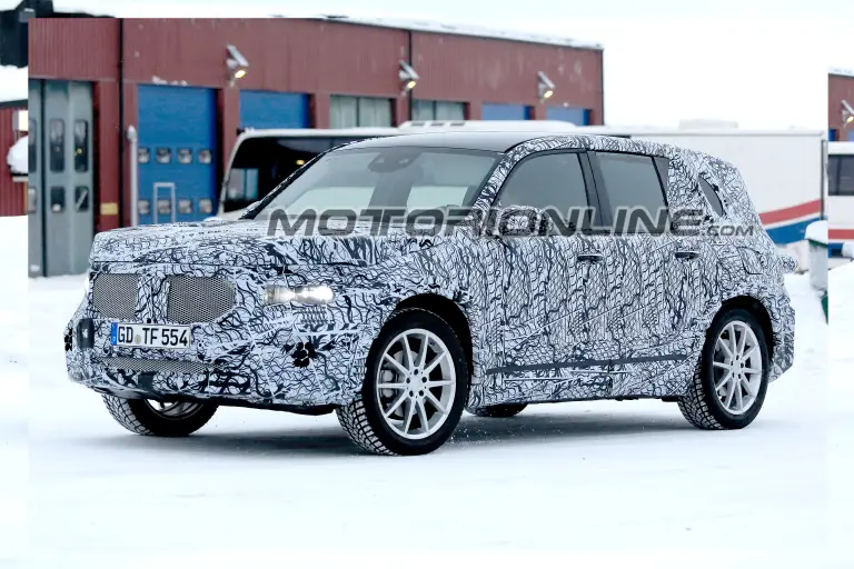 Mercedes GLB foto spia 17 gennaio 2018  - 4