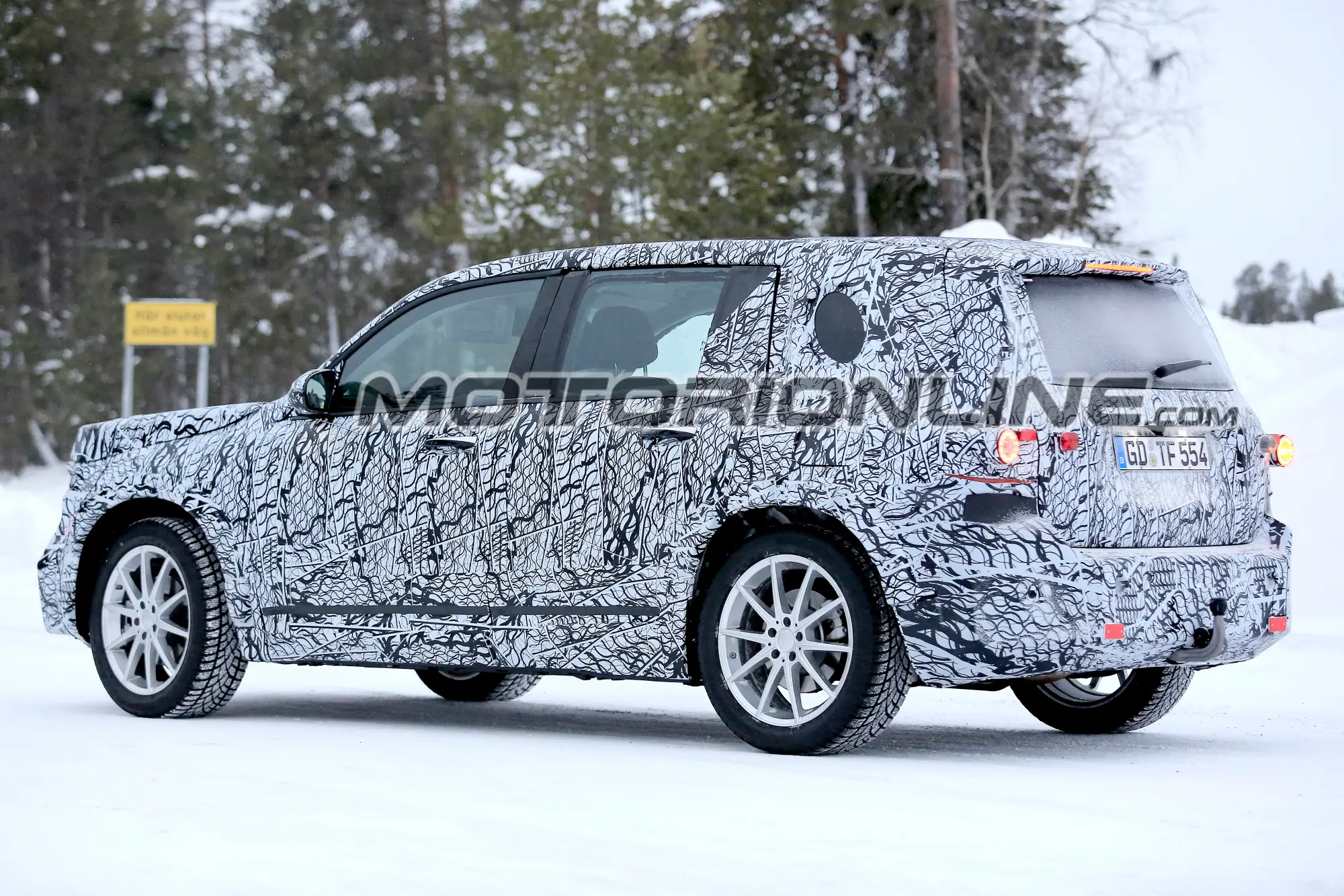 Mercedes GLB foto spia 17 gennaio 2018  - 6