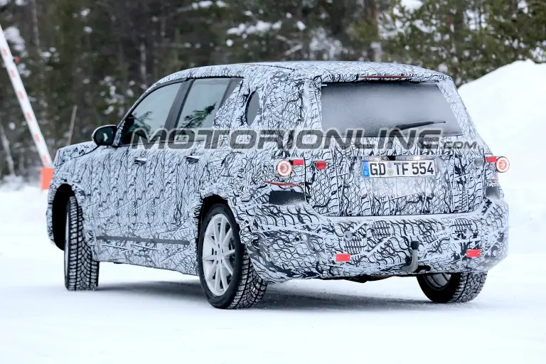 Mercedes GLB foto spia 17 gennaio 2018  - 7