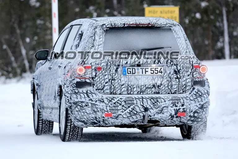 Mercedes GLB foto spia 17 gennaio 2018  - 8