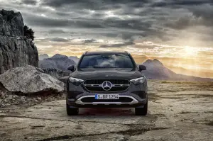 Mercedes GLC 2022 in Off-road