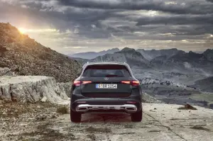 Mercedes GLC 2022 in Off-road