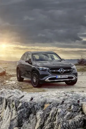 Mercedes GLC 2022 in Off-road