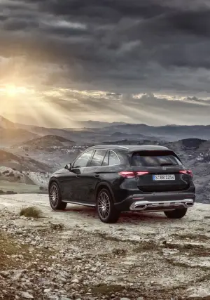 Mercedes GLC 2022 in Off-road