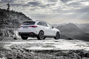 Mercedes GLC 2022 in Off-road