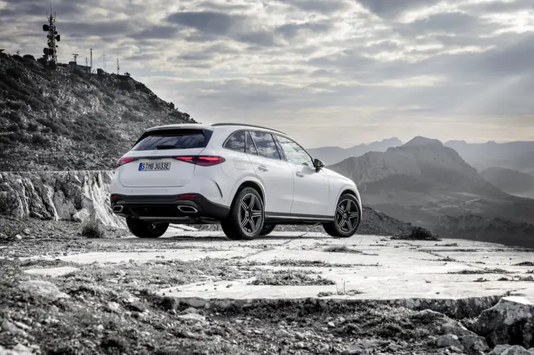 Mercedes GLC 2022 in Off-road - 10
