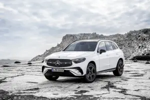Mercedes GLC 2022 in Off-road