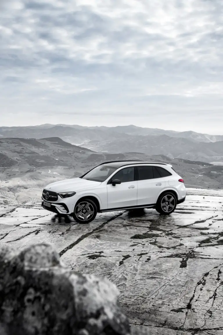 Mercedes GLC 2022 in Off-road - 14