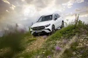 Mercedes GLC 2022 in Off-road