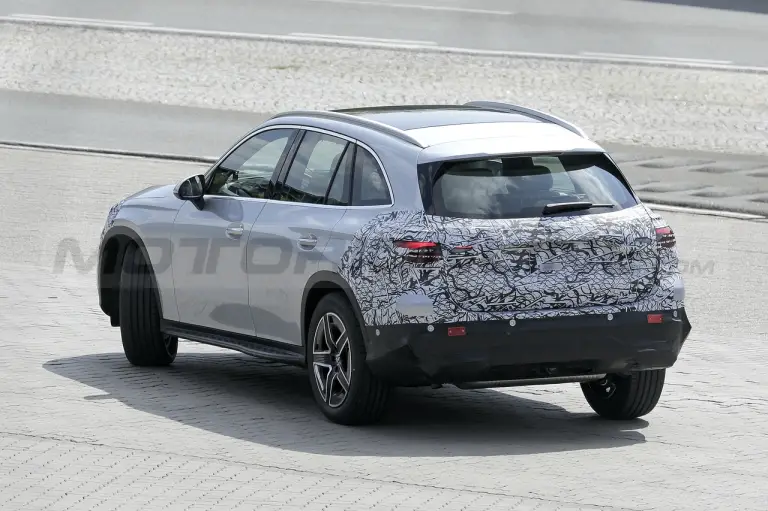 Mercedes GLC 2023 - Foto Spia 03-05-2022 - 17
