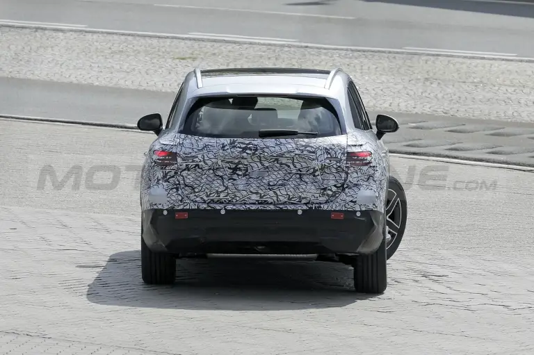 Mercedes GLC 2023 - Foto Spia 03-05-2022 - 23