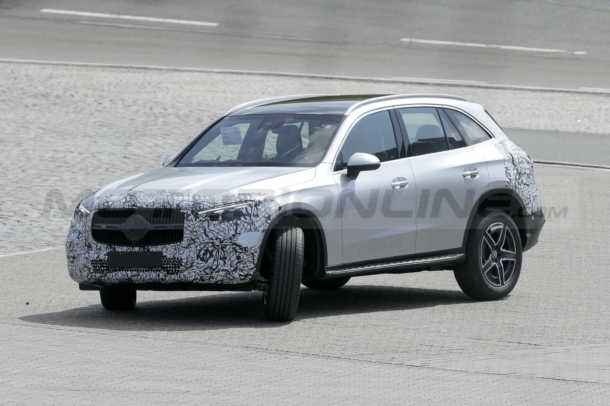 Mercedes GLC 2023 - Foto Spia 03-05-2022 - 10