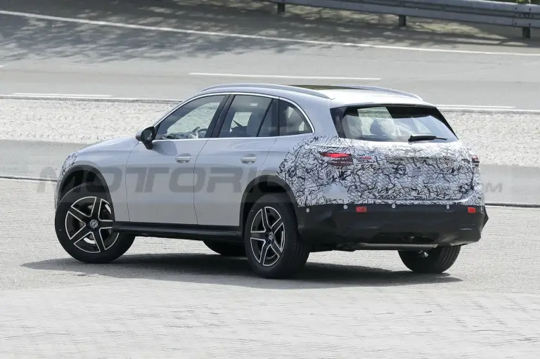 Mercedes GLC 2023 - Foto Spia 03-05-2022 - 7