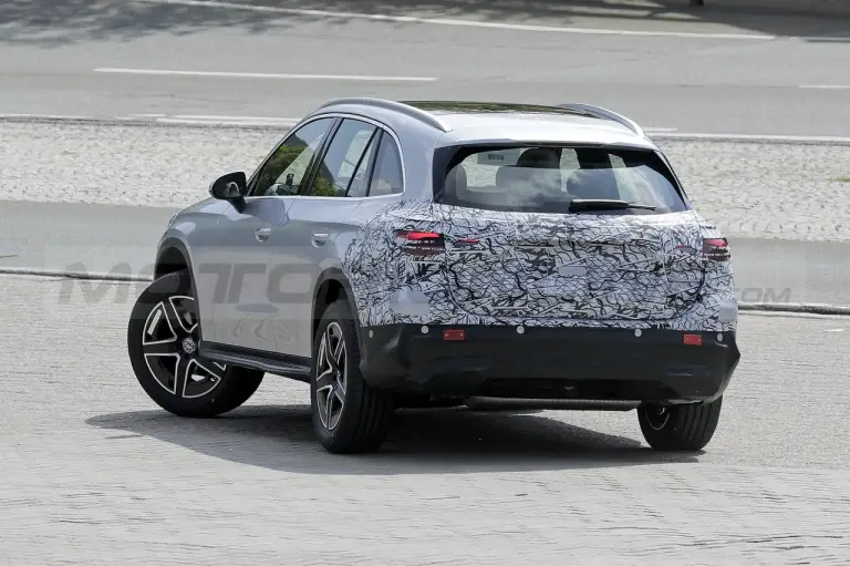 Mercedes GLC 2023 - Foto Spia 03-05-2022 - 18