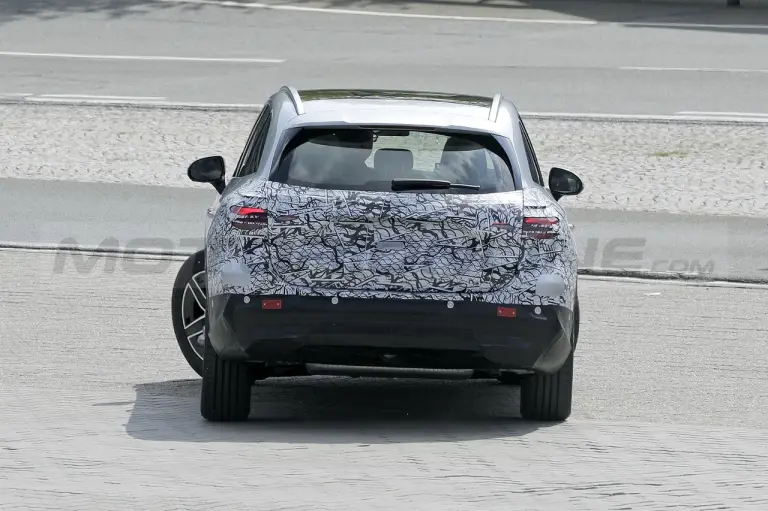 Mercedes GLC 2023 - Foto Spia 03-05-2022 - 27