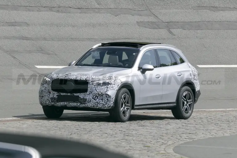 Mercedes GLC 2023 - Foto Spia 03-05-2022 - 20
