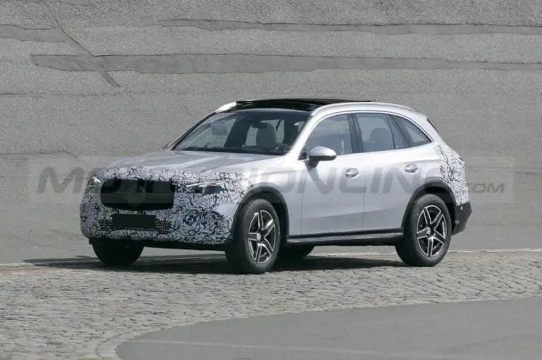 Mercedes GLC 2023 - Foto Spia 03-05-2022 - 26