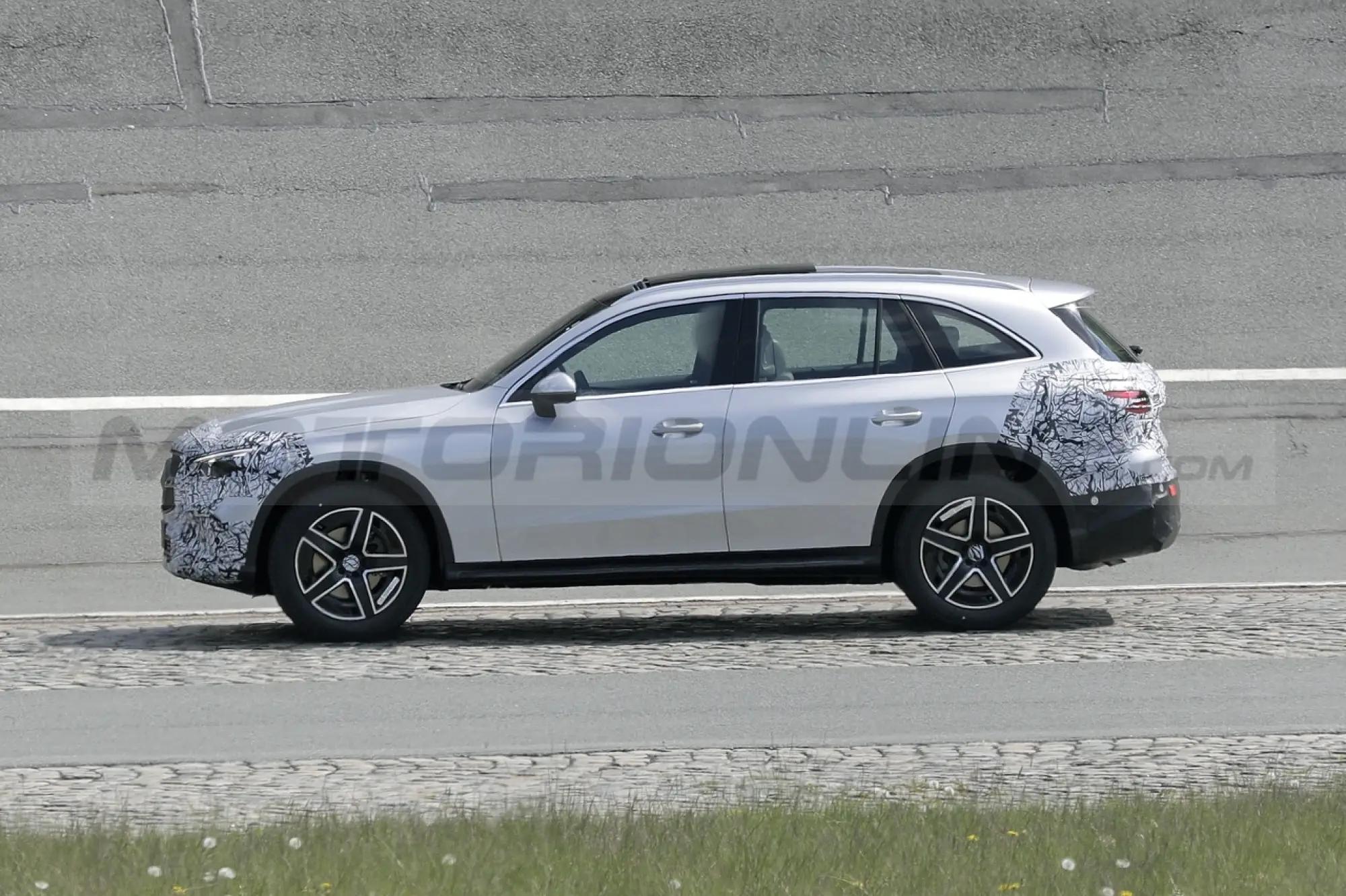 Mercedes GLC 2023 - Foto Spia 03-05-2022 - 4