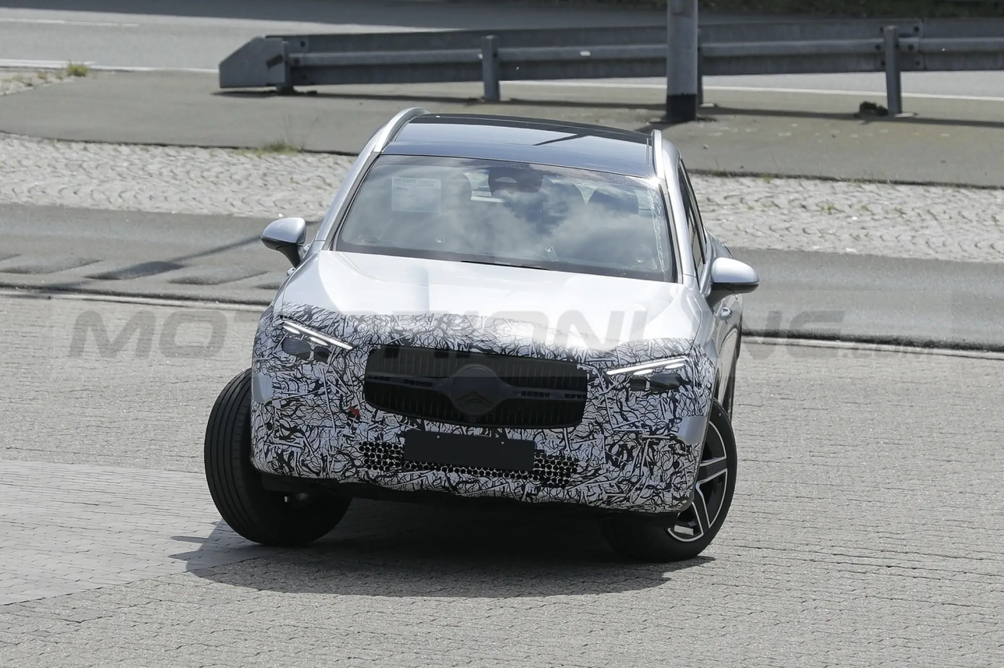 Mercedes GLC 2023 - Foto Spia 03-05-2022 - 22